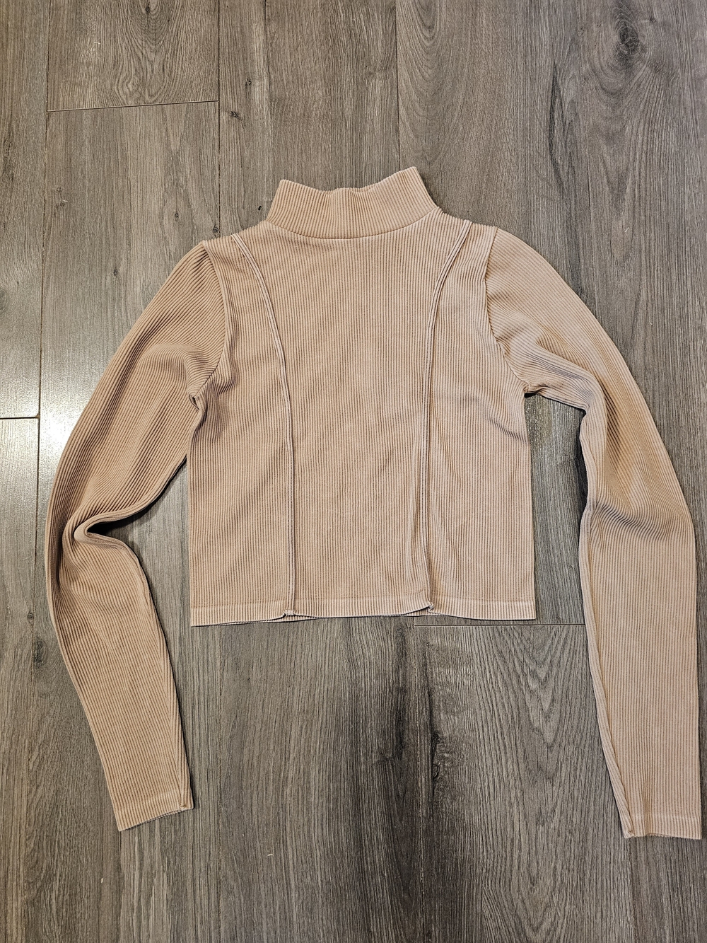 Hunter And Brown - Buckle- Ribbed Turtleneck Crop Top - Beige - Women's Size MED